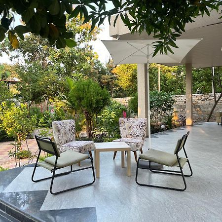 Jlr Farm Stay Hyderabad Exteriör bild