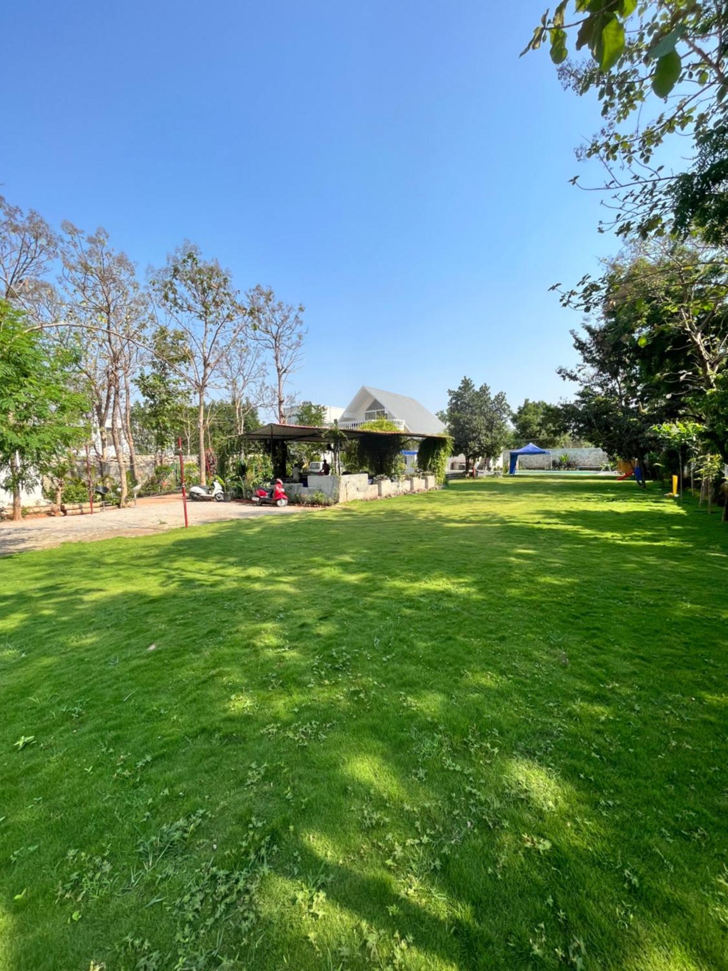 Jlr Farm Stay Hyderabad Exteriör bild