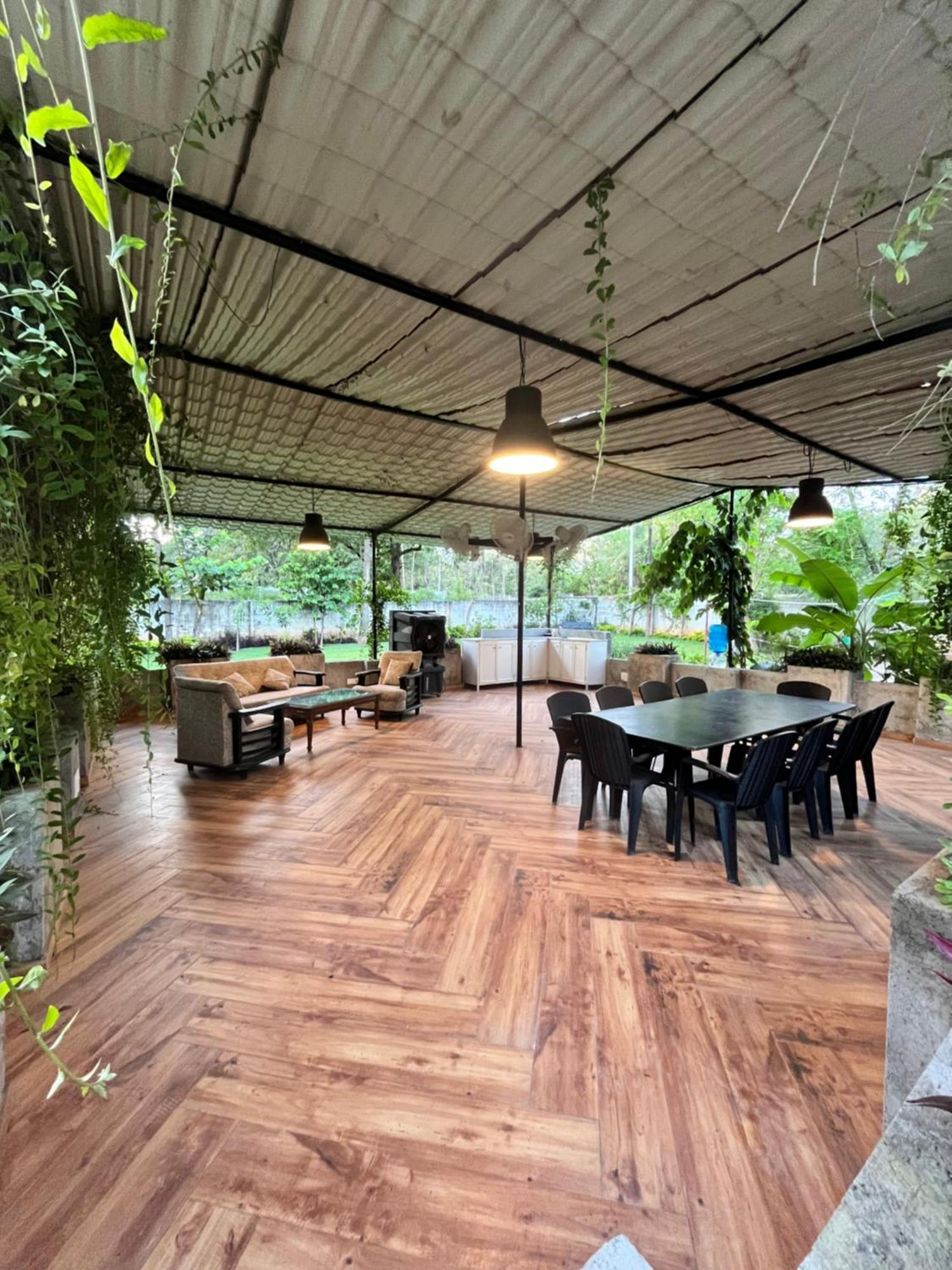 Jlr Farm Stay Hyderabad Exteriör bild